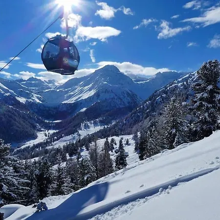 Le Chamois L Ski-out L Standing *