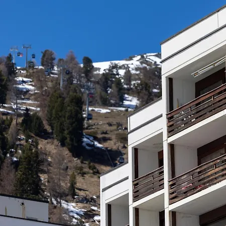 Le Chamois L Ski-out L Standing