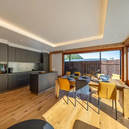 Le Chamois L Ski-out L Standing Siviez