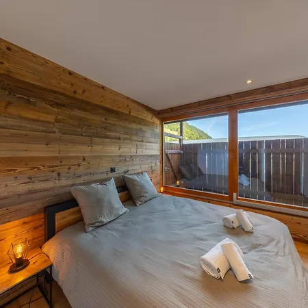 Le Chamois L Ski-out L Standing Apartamento