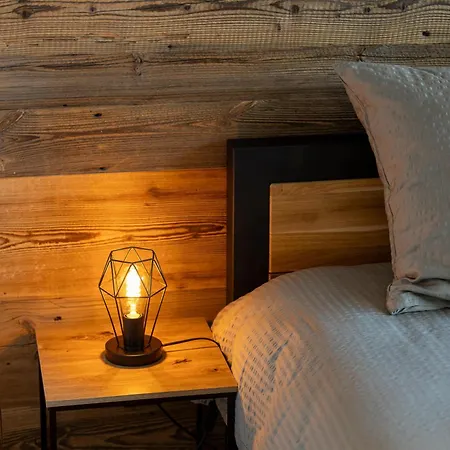 Le Chamois L Ski-out L Standing *