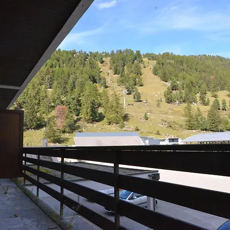 Le Chamois L Ski-out L Standing * Siviez