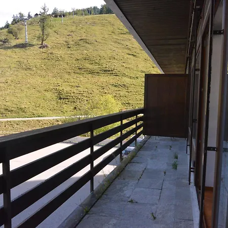 Le Chamois L Ski-out L Standing Apartamento