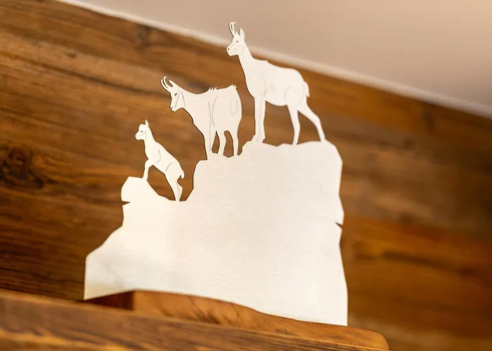 Le Chamois L Ski-out L Standing * Siviez