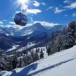 Le Chamois L Ski-out L Standing *