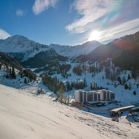 Daire Le Chamois L Ski-out L Standing